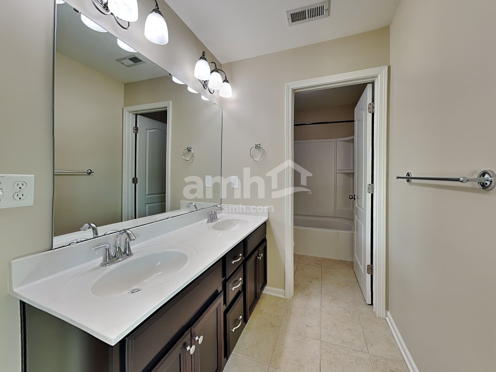 Building Photo - 1104 Wainscott Dr