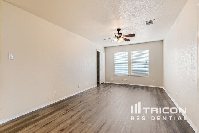 Building Photo - 124 Angus Way