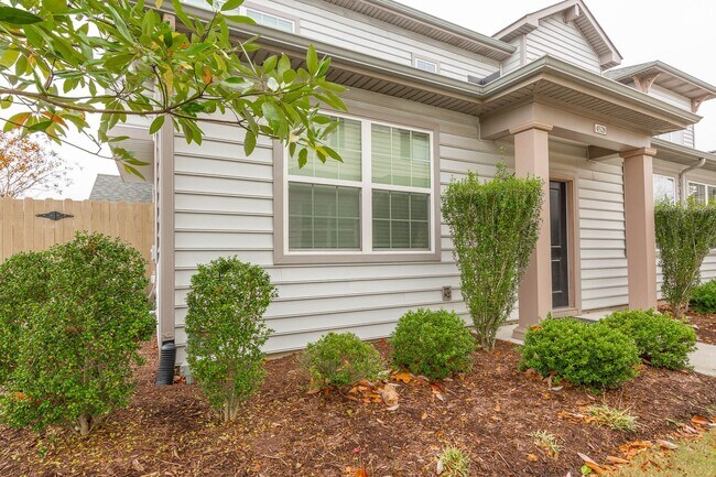 Building Photo - Spacious Condo in Spence Crossing