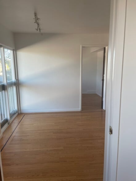 Building Photo - 450 Ortega St