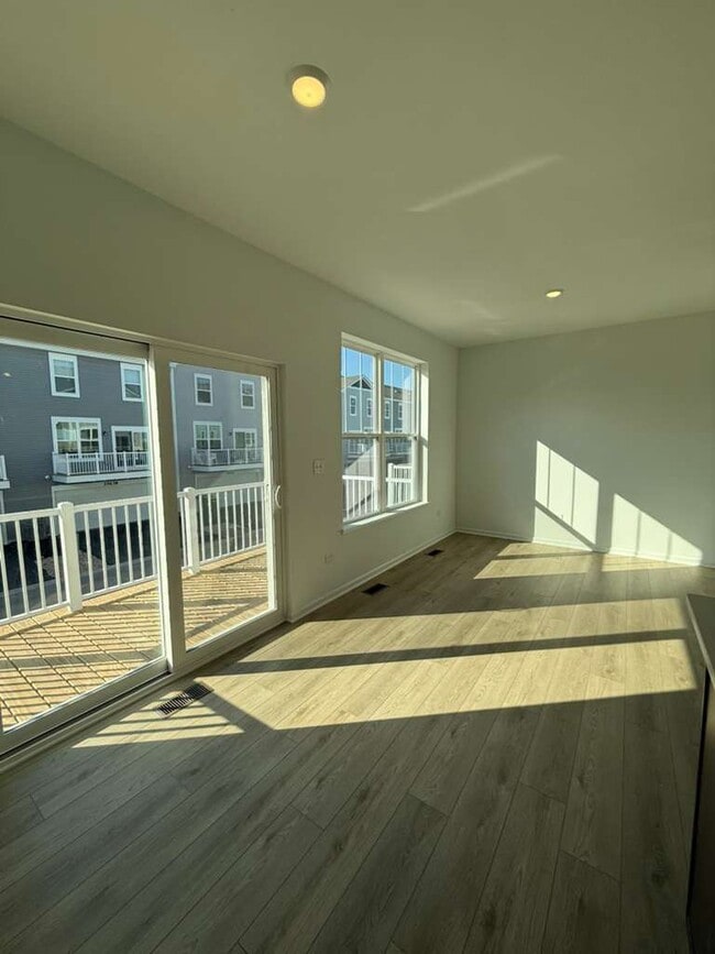 Building Photo - 25644 W Yorkshire Dr