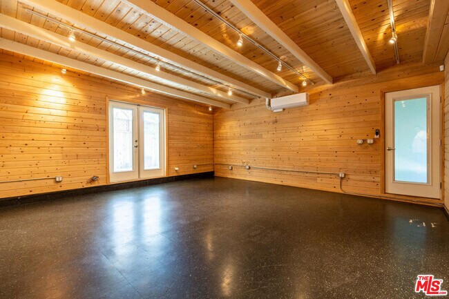 Building Photo - 329 N McCadden Pl