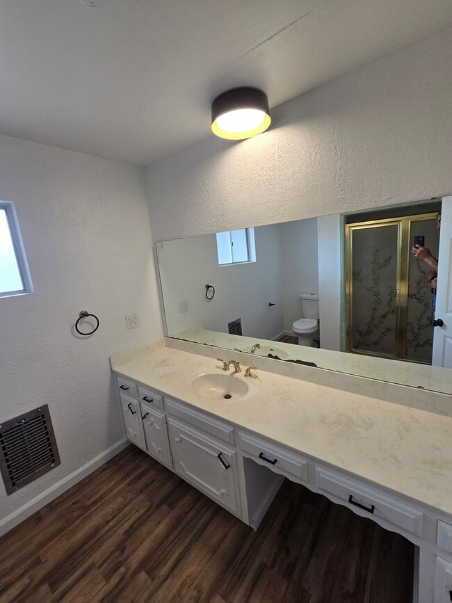 Building Photo - 2115 Perry Rd SW