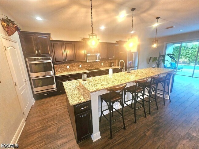 Building Photo - 1919 SW 26th Terrace