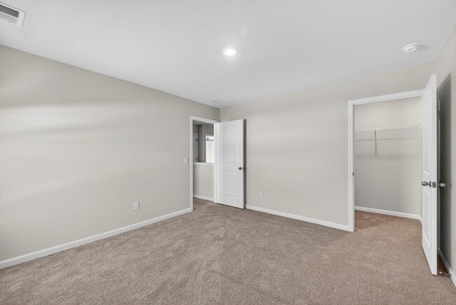 Building Photo - 185 Carolina Grv Blvd