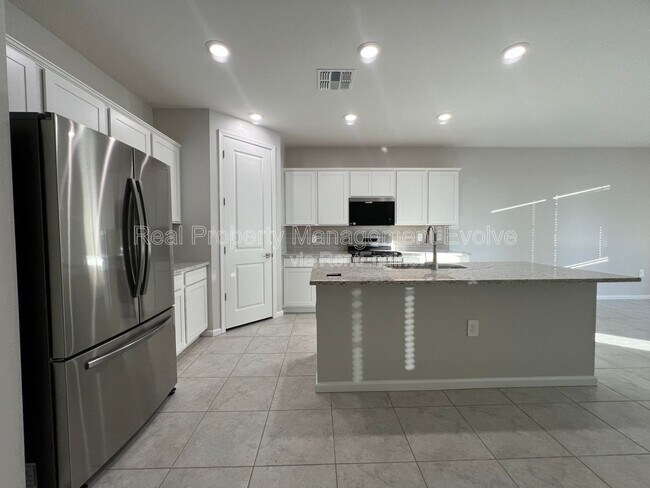Building Photo - 3435 S 177th Dr