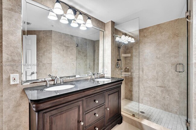 Building Photo - 17100 N Bay Rd