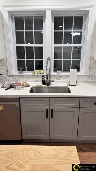 Building Photo - 16 Gould Ave