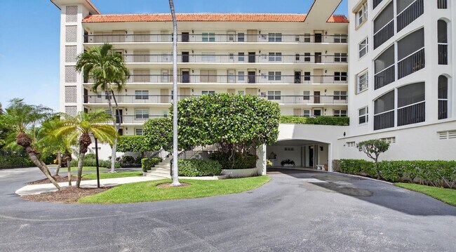 Building Photo - 2871 N Ocean Blvd