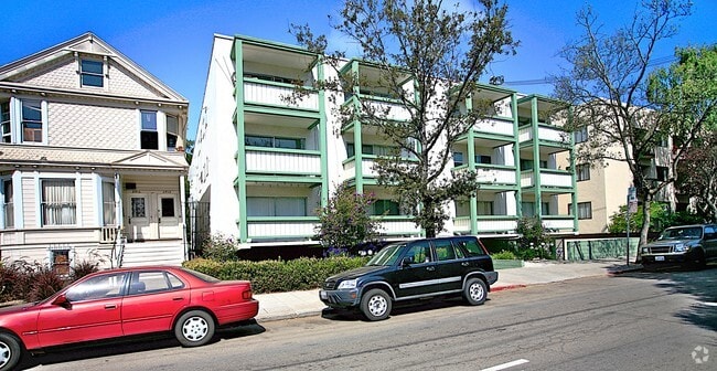 Building Photo - 2404 Fulton St