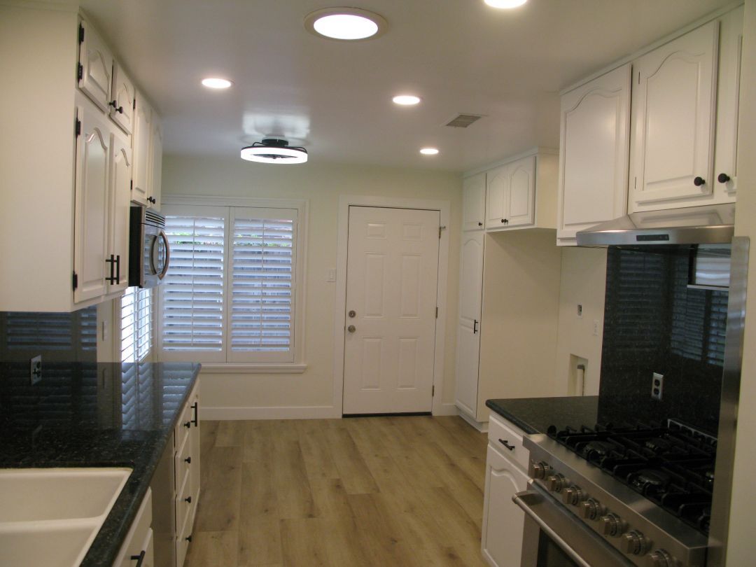 Building Photo - 5137 E Vista Hermosa St