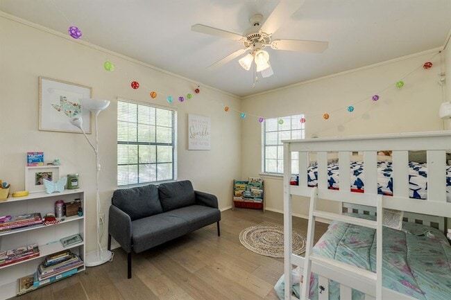 Building Photo - 6210 Cape Coral Dr