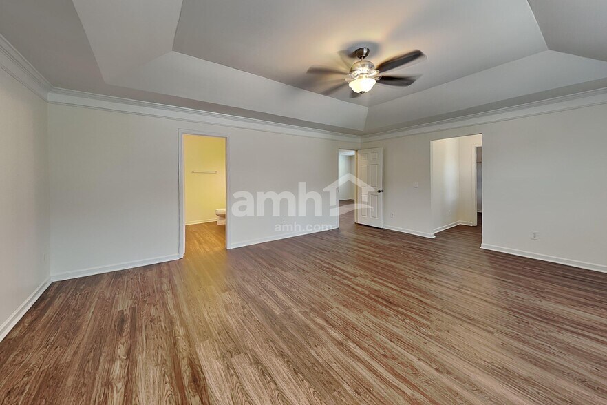 Building Photo - 2641 Farmstead Ct