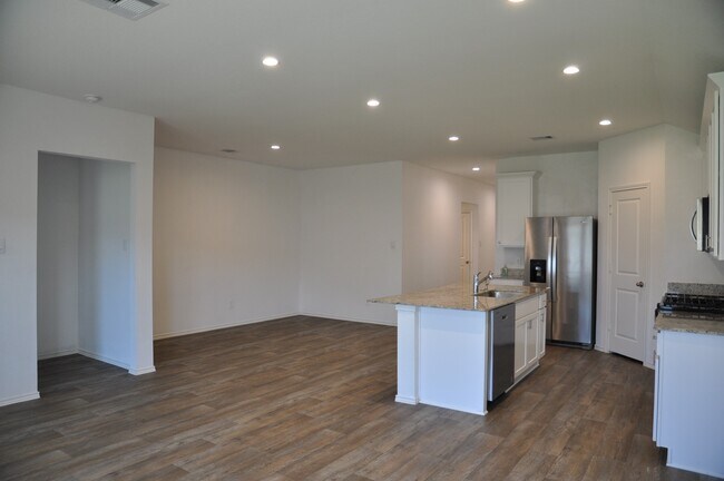 Building Photo - 31303 Yatesbury Ln