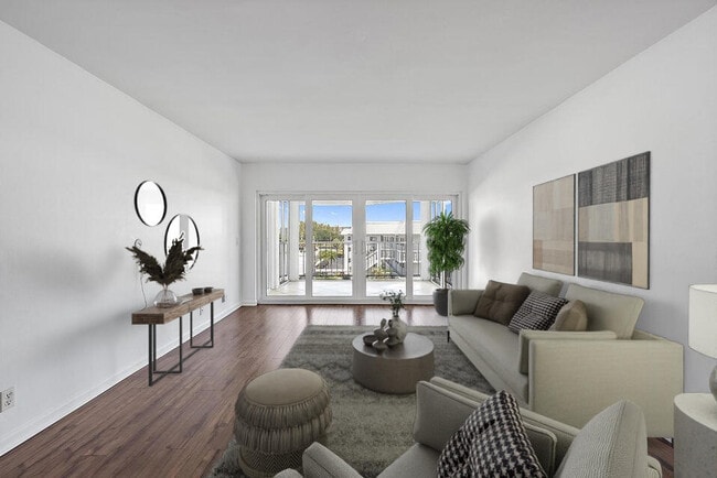 Building Photo - 155 Yacht Club Dr