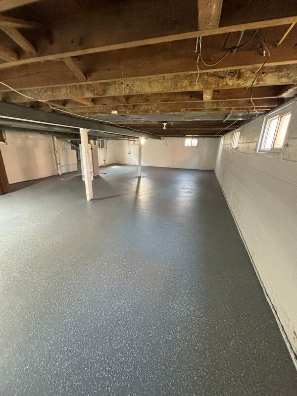 Building Photo - 6849 Roberts Ave