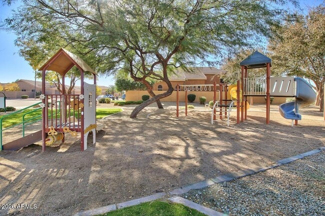 Building Photo - 375 S Buena Vista Ave