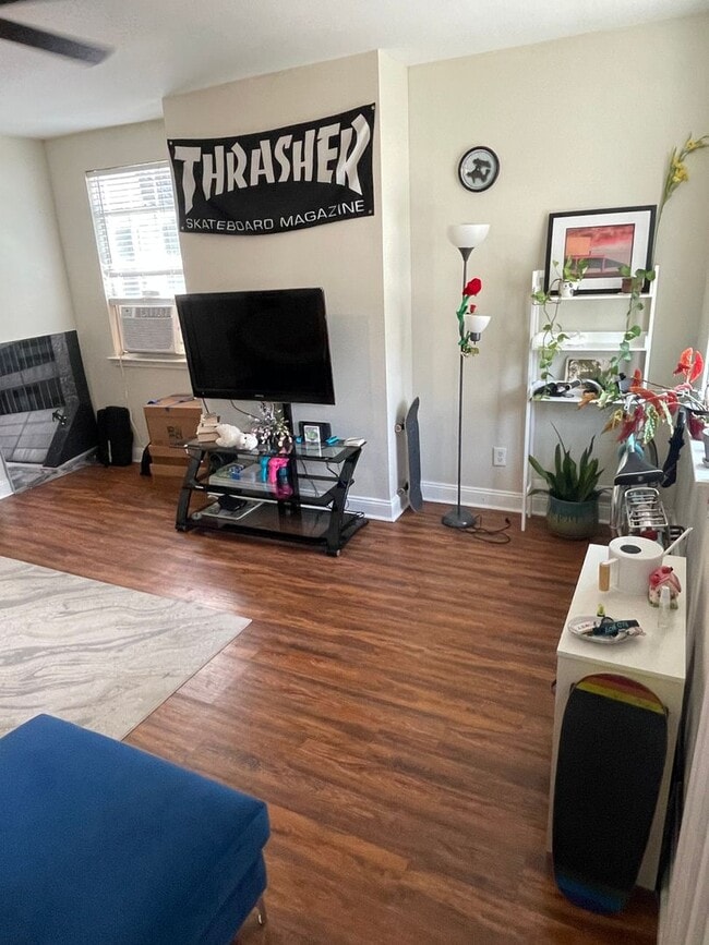 Building Photo - Renovated 2BD off St Charles Ave with Laundry