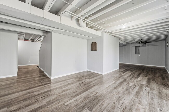 Building Photo - 463 Dusty Brook Dr