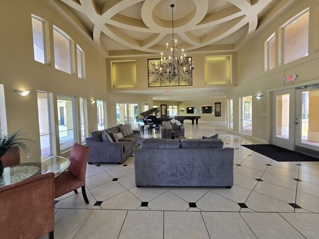 Building Photo - 1 Bed 1 Bath Condo For Rent in Tampa $1499