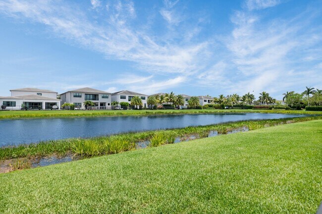 Building Photo - 17112 Aquavera Way
