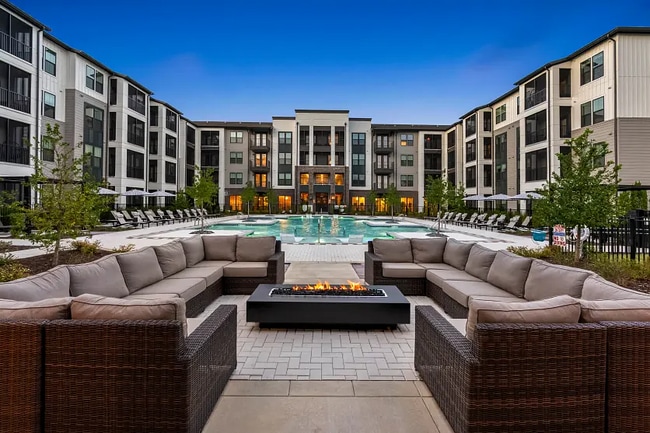 Building Photo - 1001 Broadbank Dr