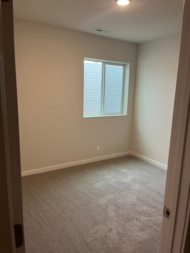Building Photo - Spacious 5-Bedroom Duplex Near Asbury Elementary with Finished Basement & Full Amenities