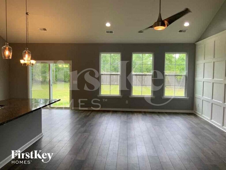 Building Photo - 447 Stonefield Cir