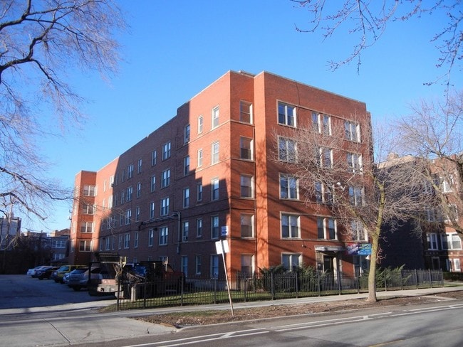 Building Photo - 7220 South Shore Dr