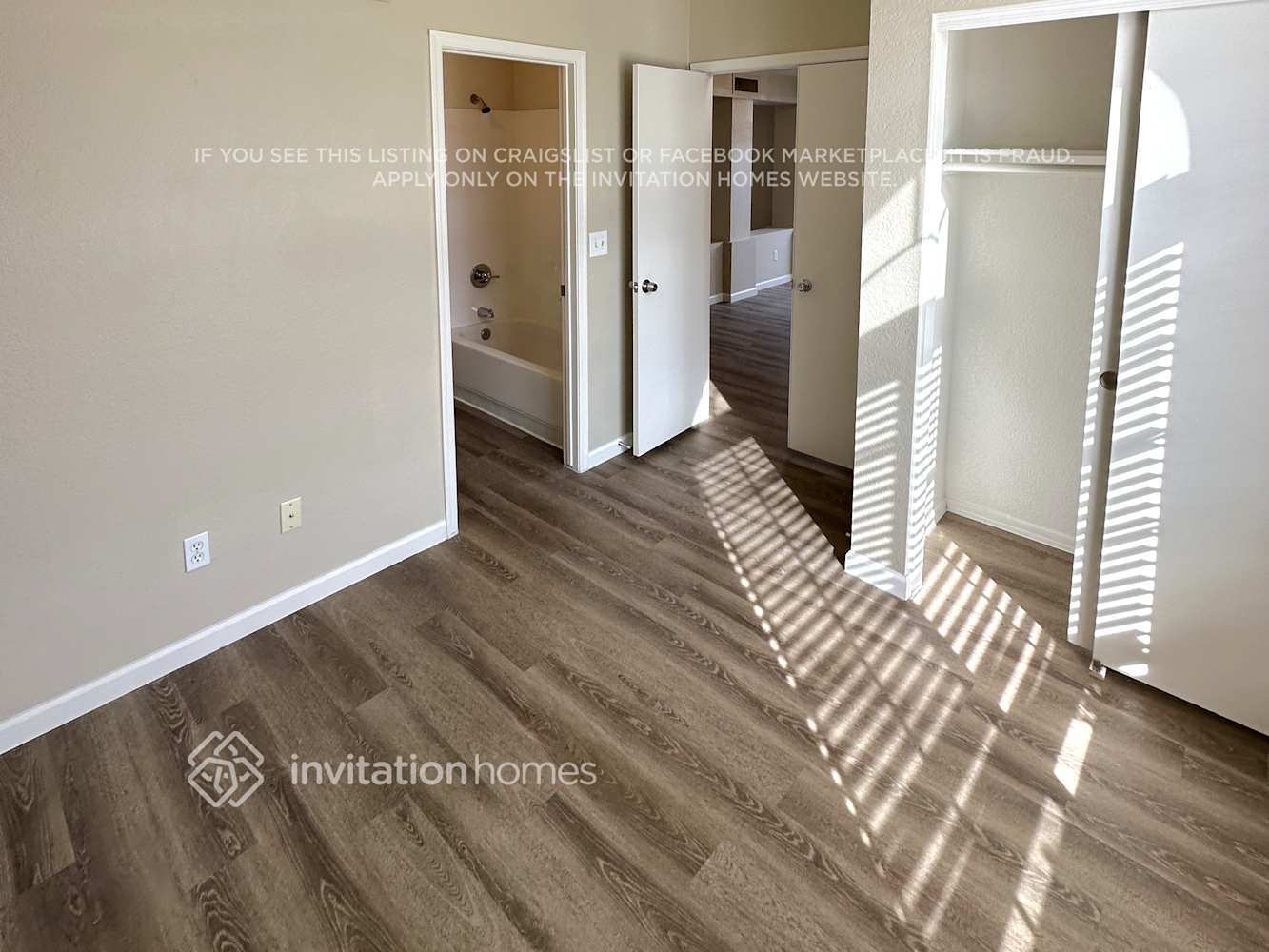 Building Photo - 1102 E Annette Dr