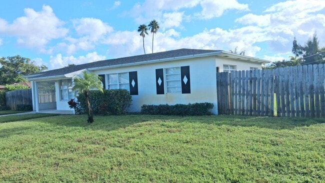 Primary Photo - 534 NW 5th St