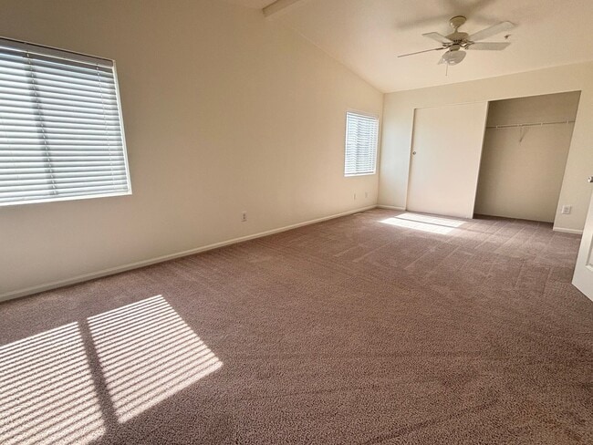 Building Photo - Charming Horse Property - 2 Bed/ 2 Bath with office- Home with Scenic Views and Pasture