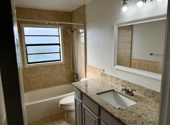 Building Photo - 2713 Kenora Ct