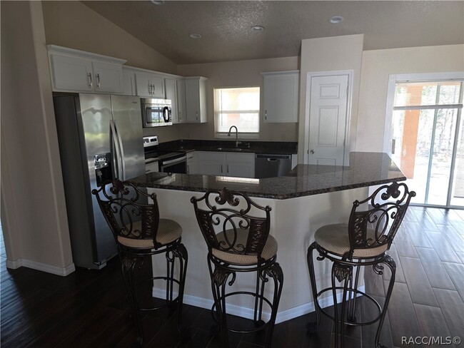 Building Photo - 5835 N Decarlo Dr