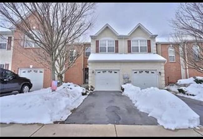 Building Photo - 1020 Vanguard Dr