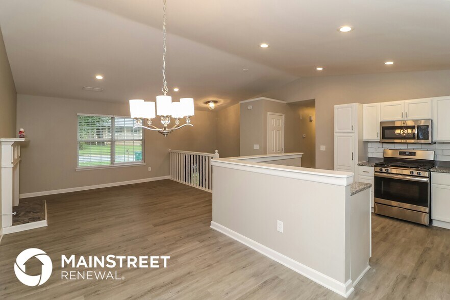 Building Photo - 3020 Orbit Cir