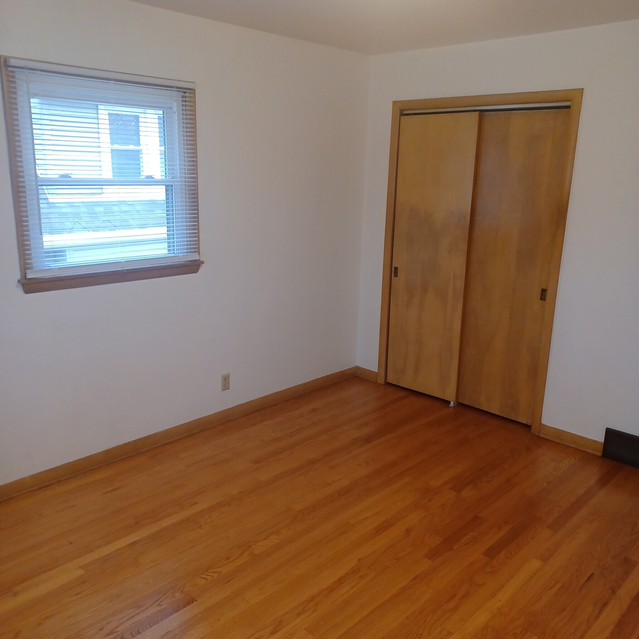 Building Photo - 2172 S 66th St