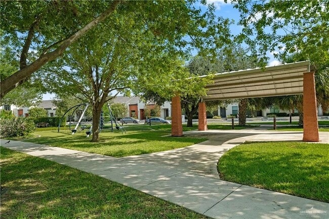 Building Photo - 1405 Ozark Ave