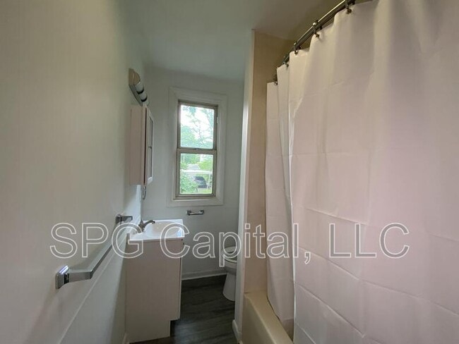 Building Photo - 632 S Second St