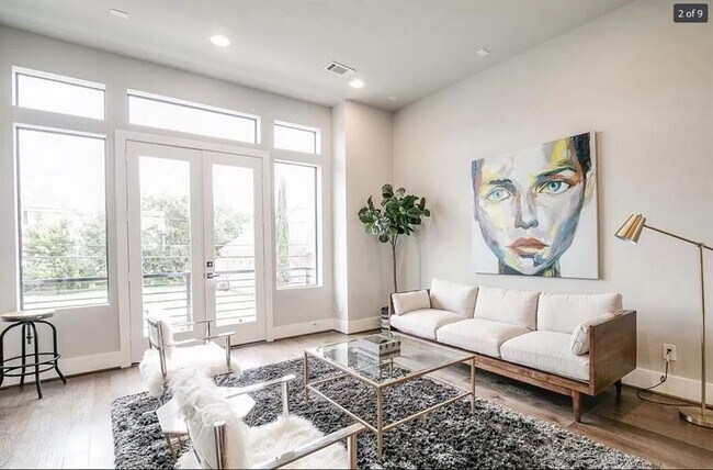 Building Photo - 5713 Larkin St