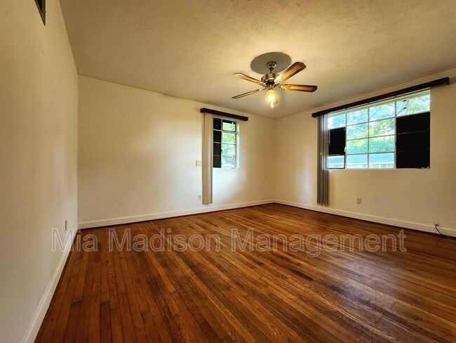 Building Photo - 102 Chippewa Dr