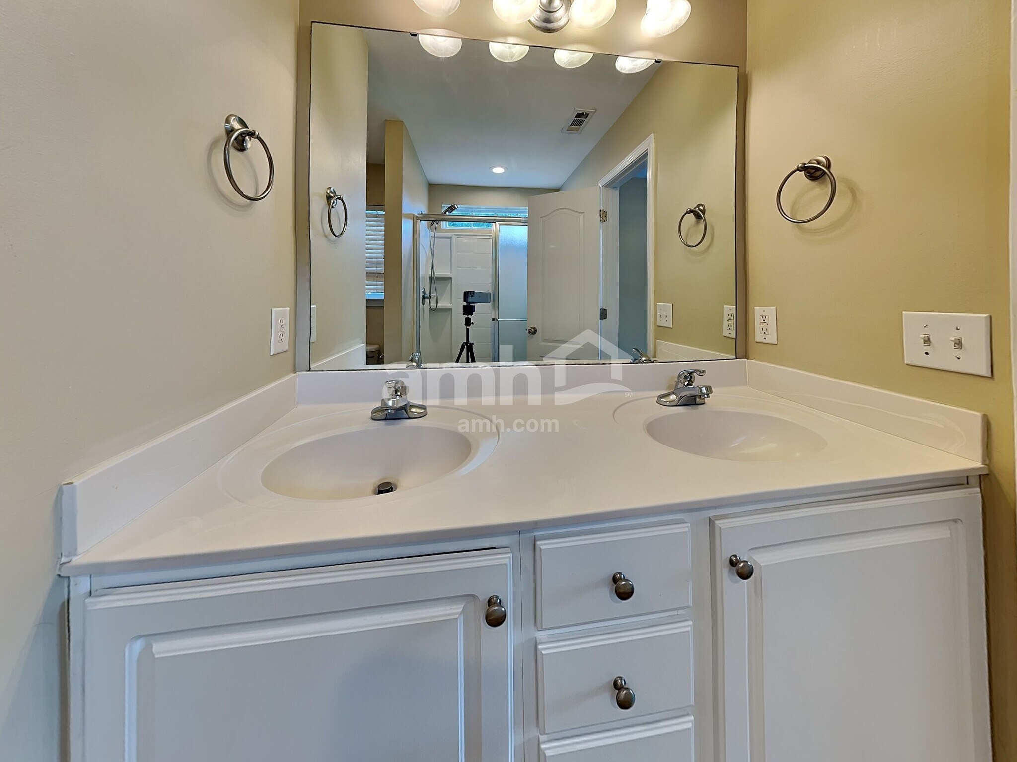 Building Photo - 407 Windham Ct