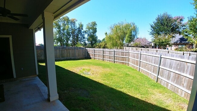 Building Photo - 104 Perfect Pl