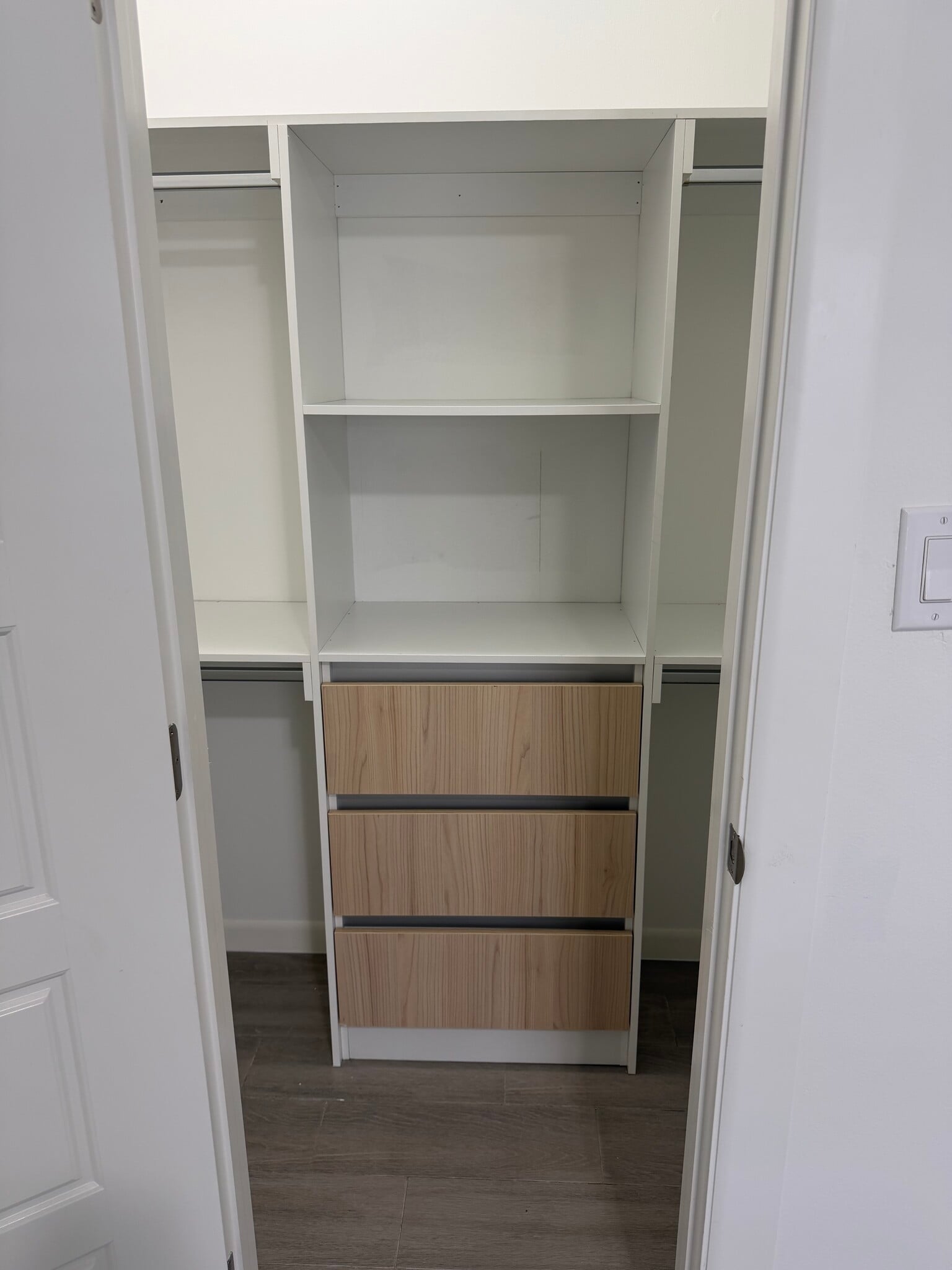 Building Photo - 220 W Campeche Ave