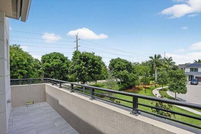 Building Photo - 10990 Oceano Wy