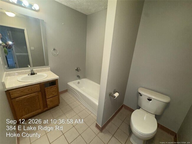 Building Photo - 384 E Lake Ridge Rd