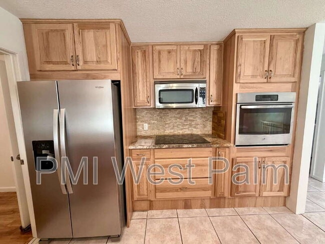 Building Photo - 147 Sunflower Cir