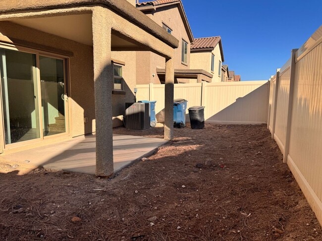 Building Photo - 3 Bed and 2.5 Bathrooms Home for Rent