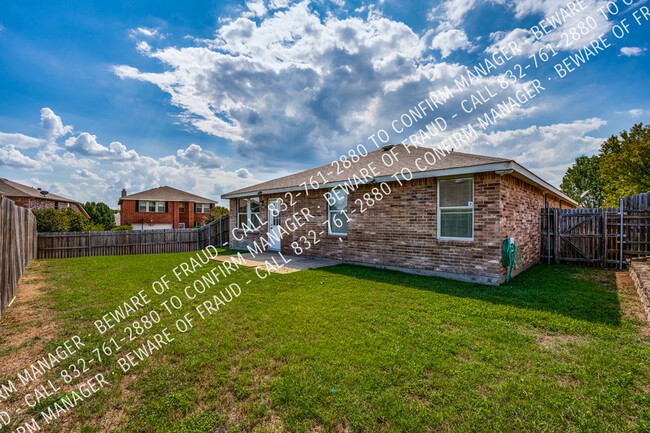 Building Photo - Award Winning Mansfield ISD 4 Bedroom Home...