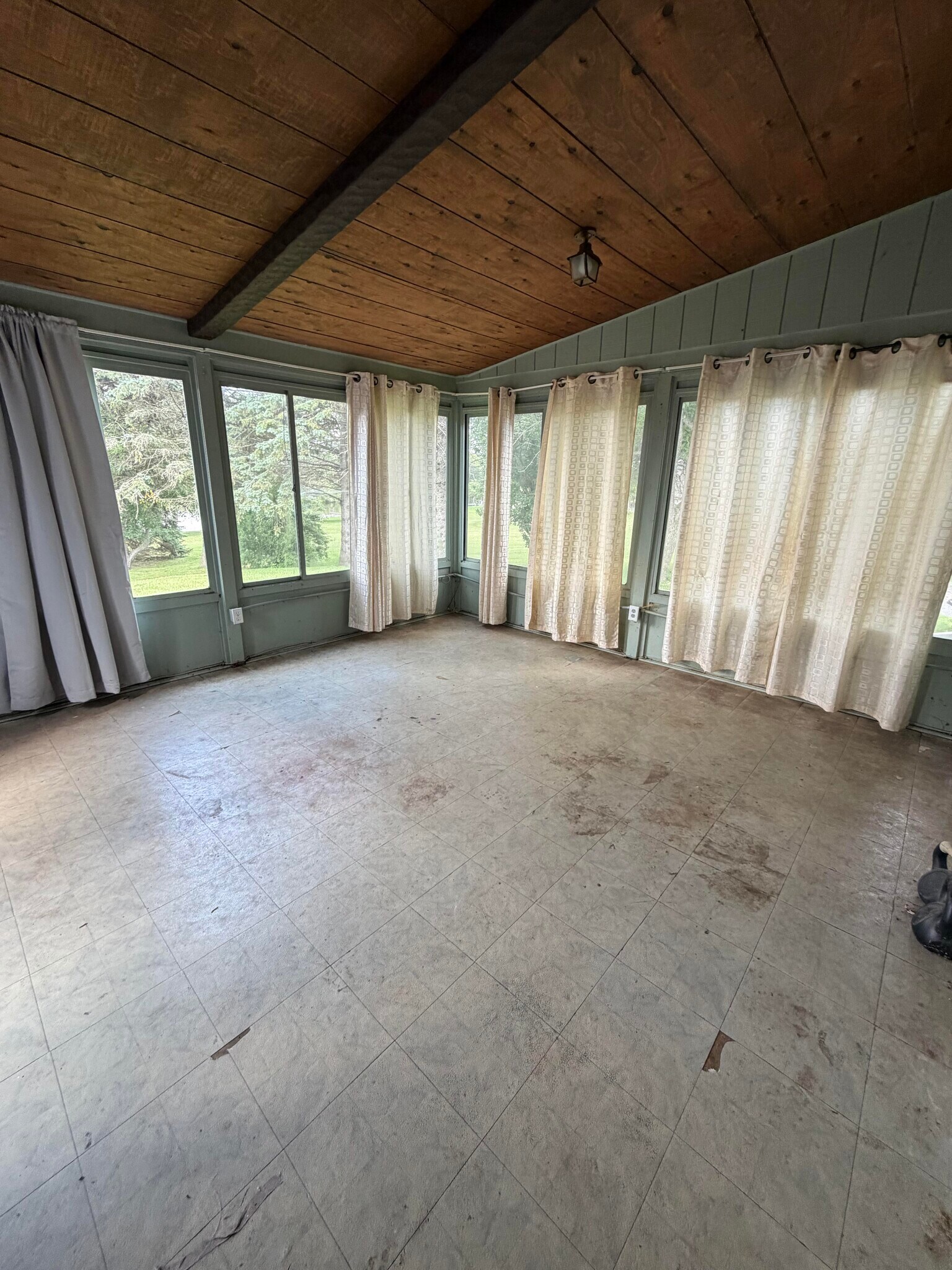 Building Photo - 4544 Hillview Shr